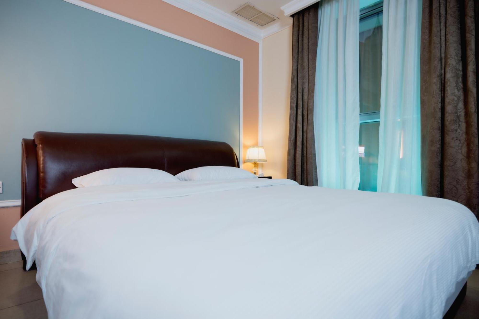 Laguna Hotel Suites Kuwait City Exteriör bild