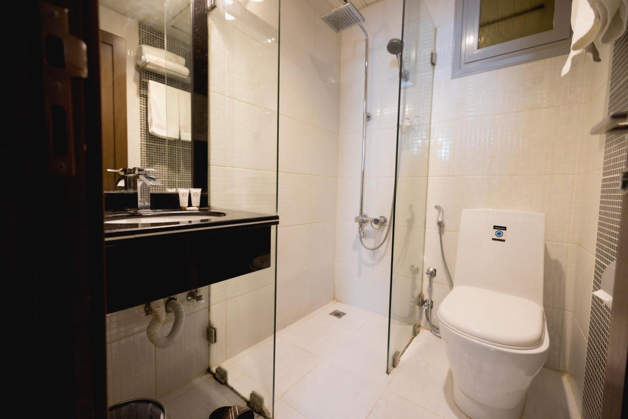 Laguna Hotel Suites Kuwait City Exteriör bild