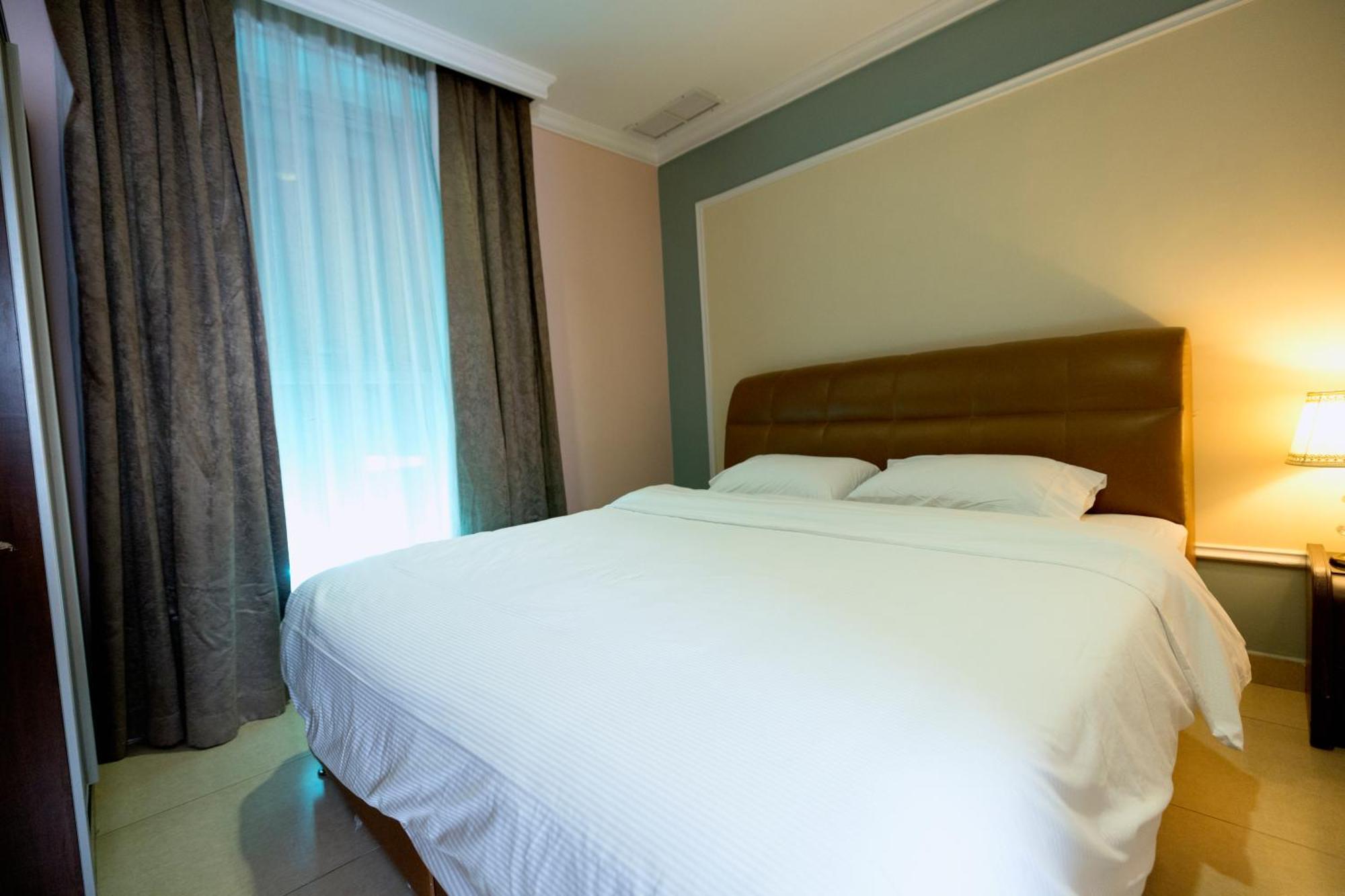 Laguna Hotel Suites Kuwait City Exteriör bild