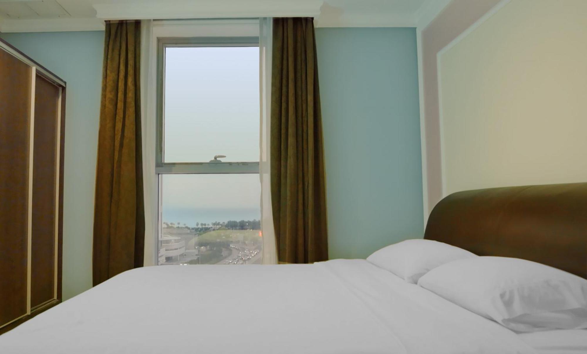 Laguna Hotel Suites Kuwait City Exteriör bild